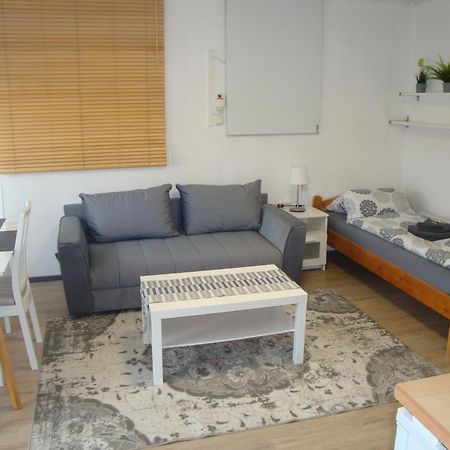 Tac Home 2-Zimmer Wohnung Sindelfingen Bagian luar foto